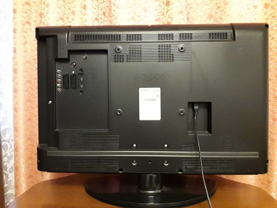 Продам LCD телевізор SHARP Aquos 32"