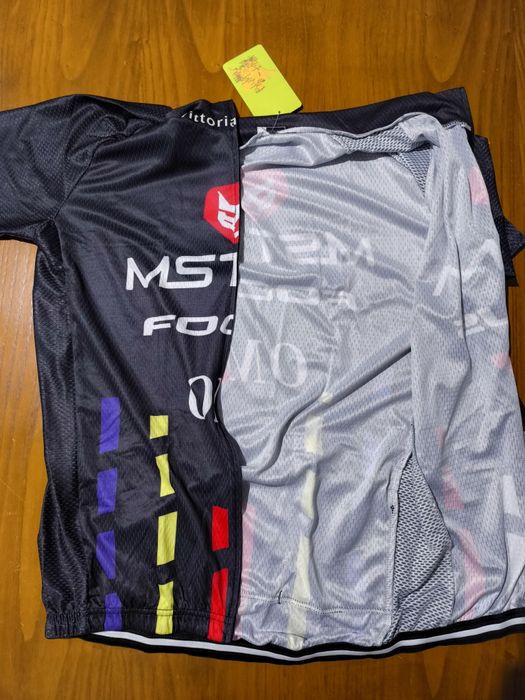 T-shirt de ciclismo da Focus