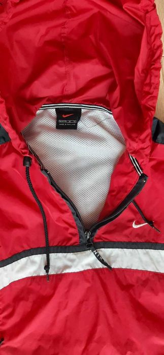 Анорак Куртка ветровка Nike Найк червона з чорним Оригінал!