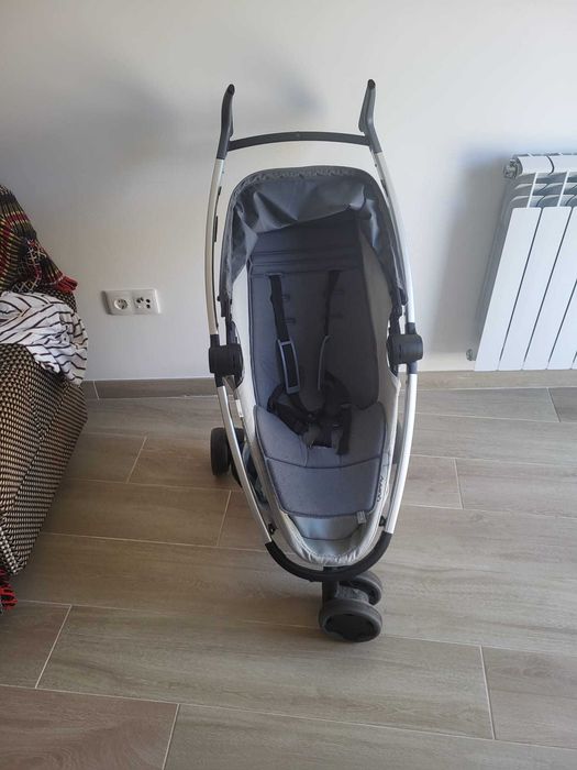 Carrinho de bebé Quinny como novo