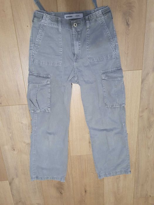 Spodnie Bershka 10-12 lat rozm. 152