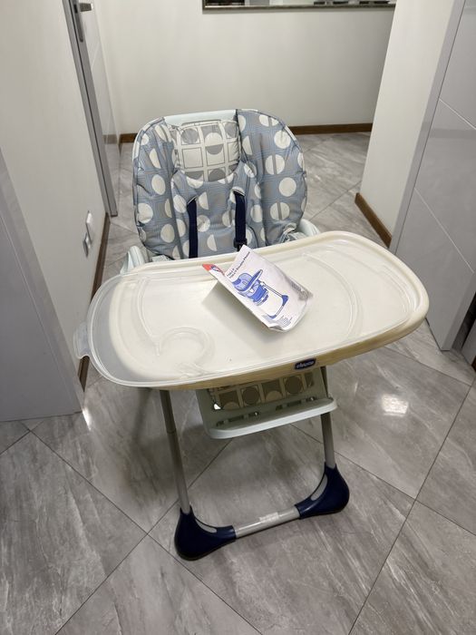 Siedzionko do karmie ia dla dzieci chicco polly