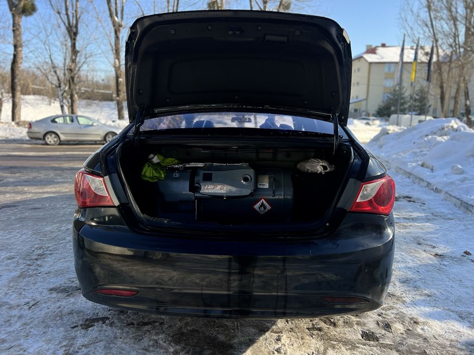Hyundai Sonata 2012 | Заводський газ LPI