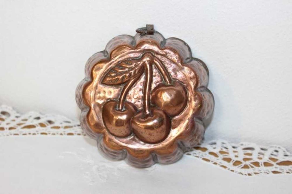 форма для випікання з рельєфом вишні, вінтаж