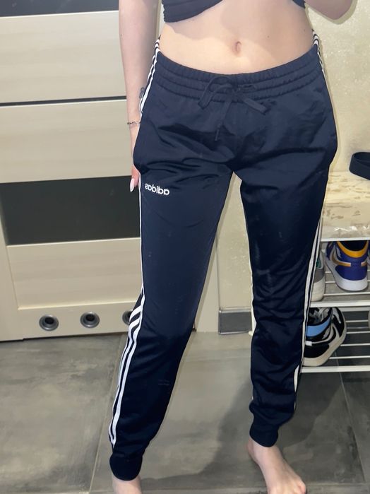 Спортивні штани.