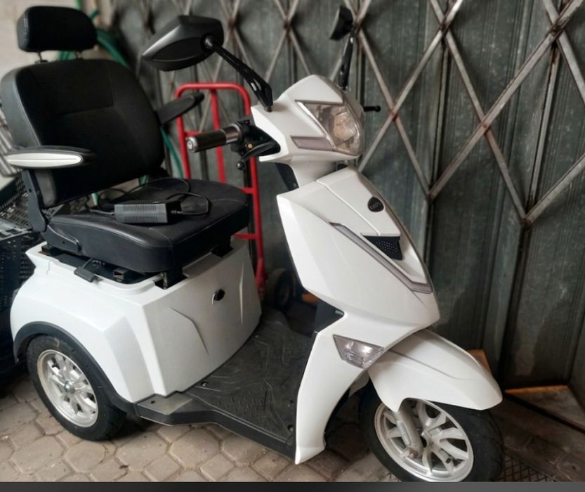 Mota eletrica de 3 rodas