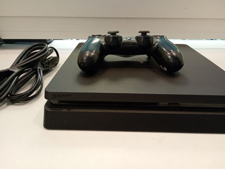 Konsola Sony Slim PS4 500gb pad +okablowanie Komis Madej Sc