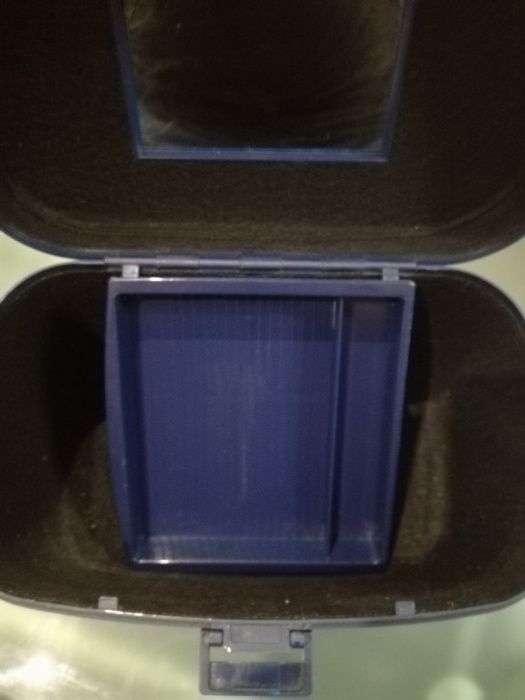 Necessaire azul da Avon