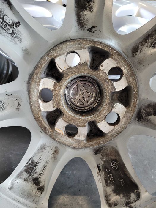 Felgi Aluminiowe r 17 toyota 5 x 100  komplet