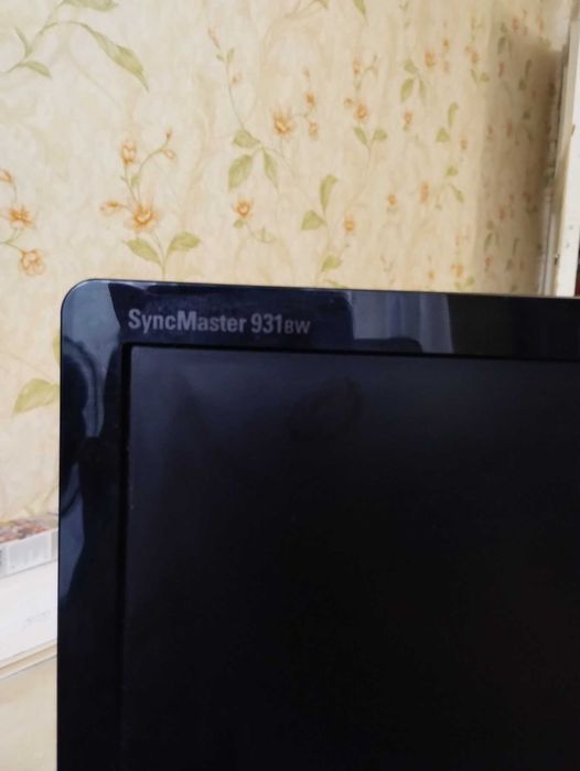 продам монітор Samsung LS19MEWSFV/EDC робочій.у гарному стані