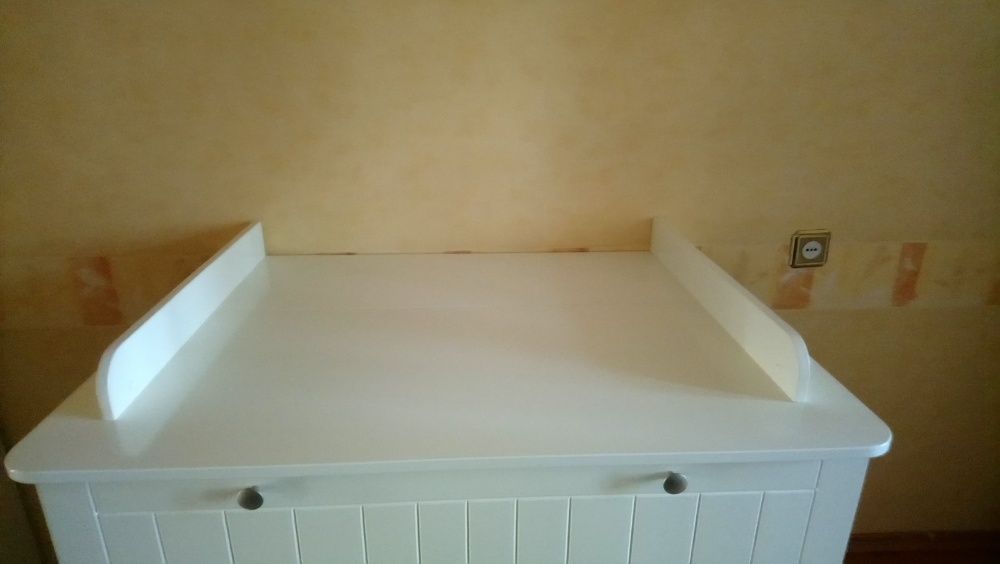 Пеленальный столик