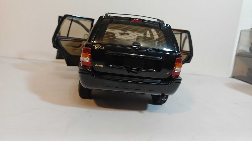 1/18 Jeep Gran Cherokee - Anson