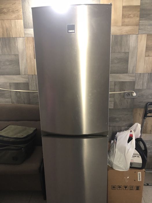 Продам холодильник Zanussi