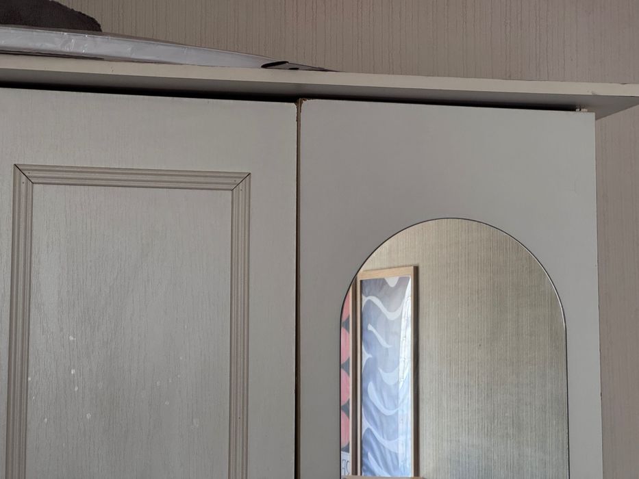 Шкаф двухдверный