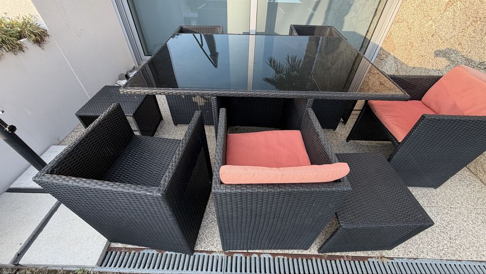 Mesa e cadeiras para jardim