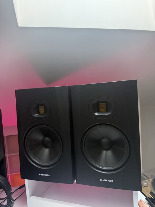 Студійні монітори ADAM Audio T8V (пара)