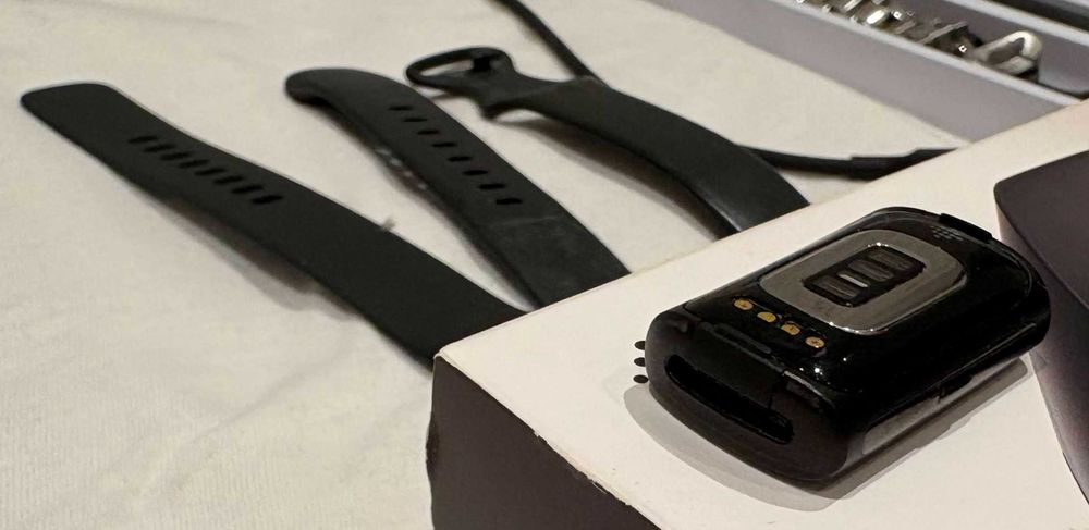 Smartwatch Fitbit Charge 6 black czarny