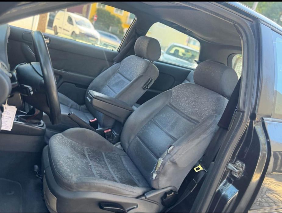 Vendo ou troco por outro carro de 5 portas