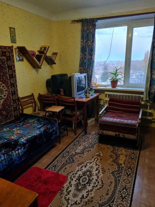 Продам 2 кімнатну  квартиру на Молодіжному. 24700