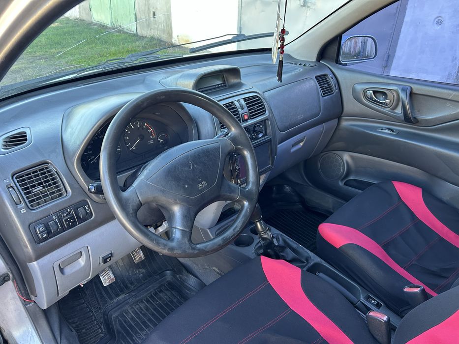 Mitsubishi space star