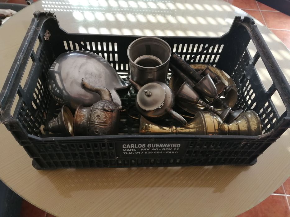 caixote com 15 peças de decoração