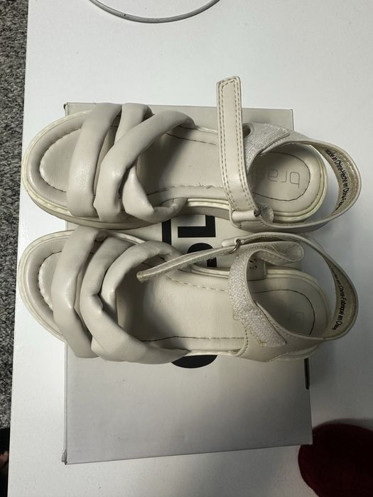 Детские кожаные босоножки на девочку