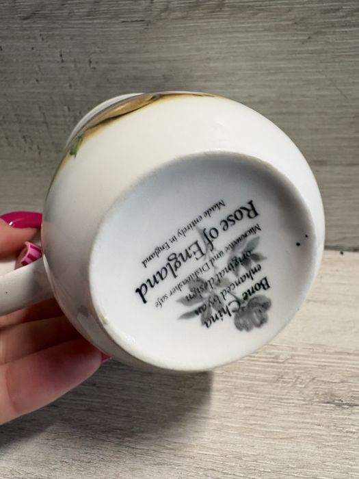 Porcelanowy kubek z gruszkami Rose of England