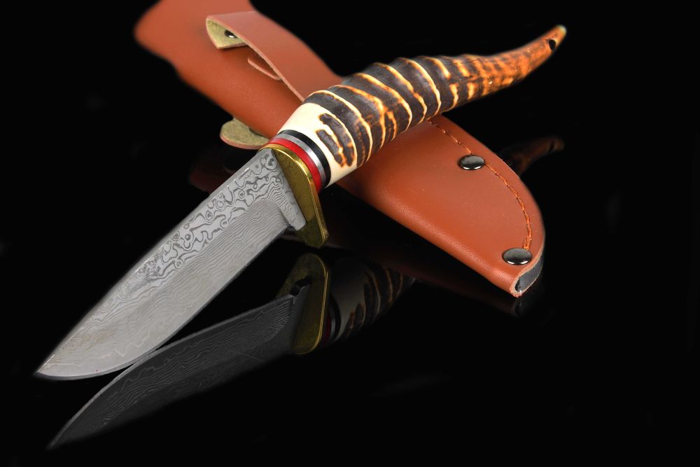 Nóż myśliwski POROŻE JELEŃ Damast etui ND115