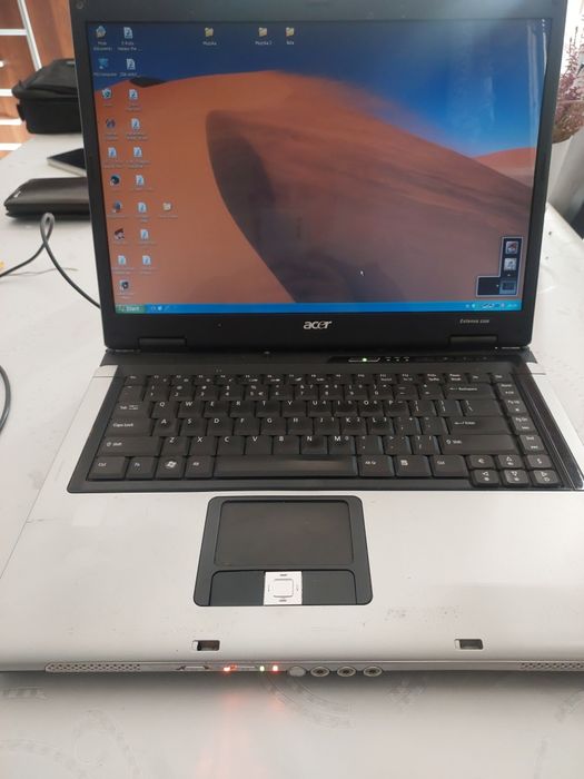 2x laptop - Acer + Lenovo
