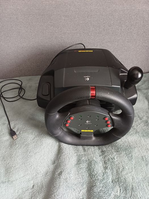 Руль Logitech momo racing