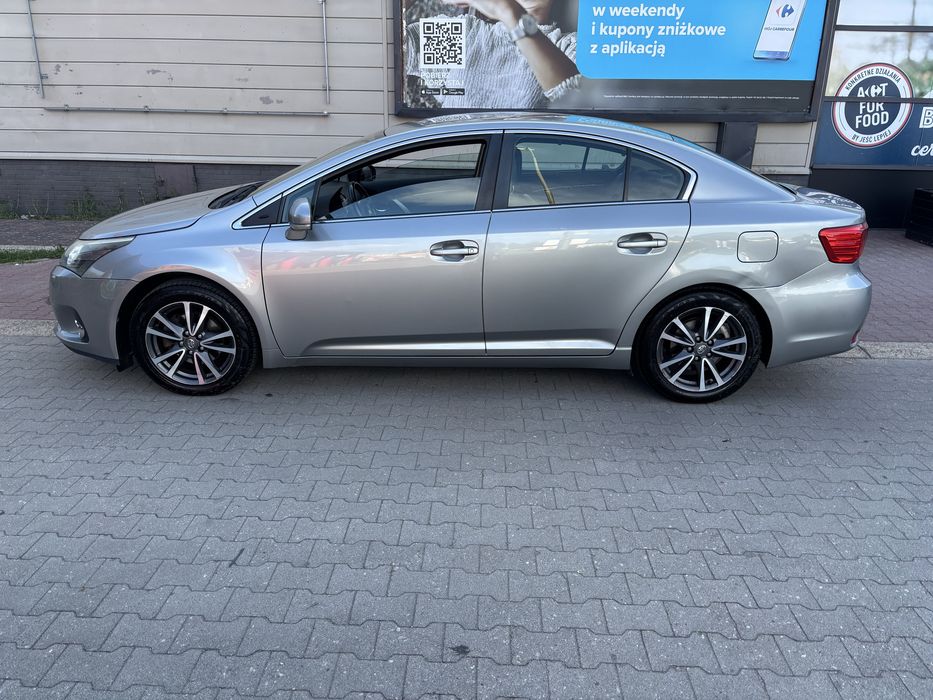 Toyota Avensis 2012r