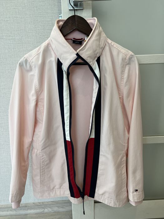 Продам вітровку tommy hilfiger