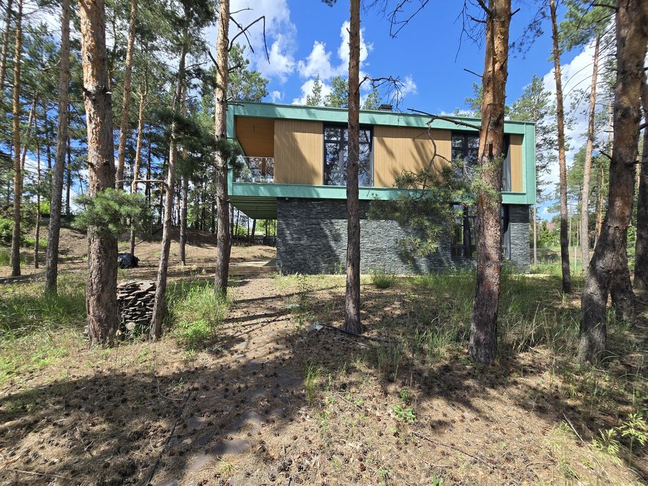 Будинок 180 м2 тераси 40 м2 
ділянка 14 соток у соснах 
с. Романків 11 км Київ поруч Підгірці Ходосівка Лісники Нові Безрадичі