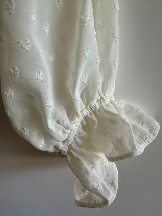 Blusa creme plumeti da H&M
