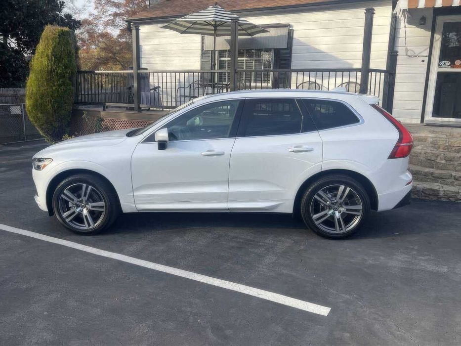Volvo XC60 T5 Momentum      2020