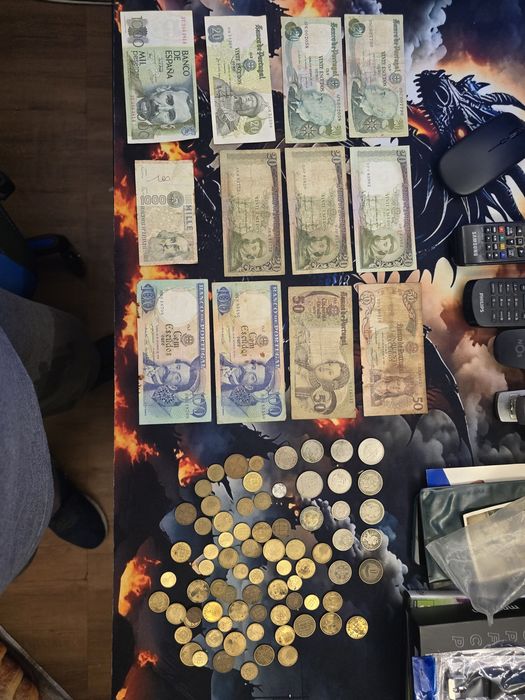 Moedas e notas escudos