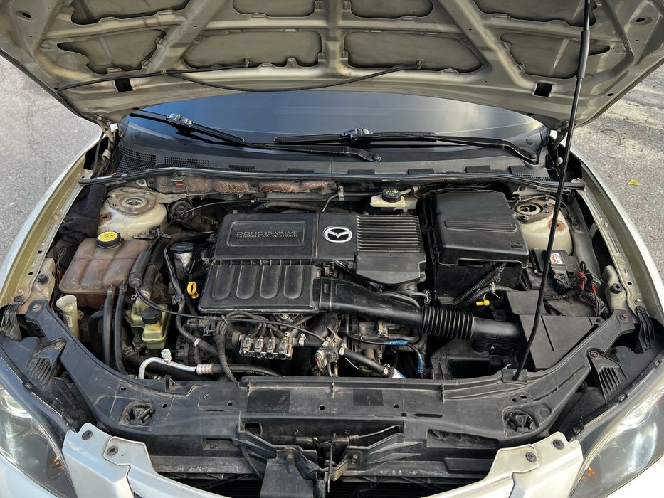 Продам Mazda 3  1.6