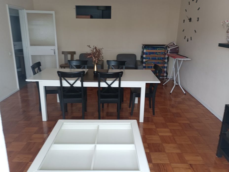 Aluguer de quarto com varanda