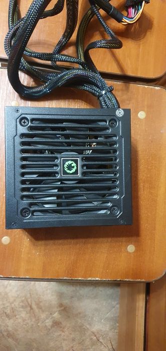 Продам блок питания  Gamemax 700w в хорошем рабочем состоянии.