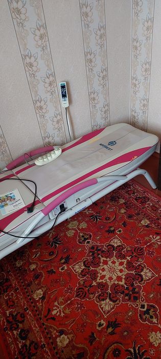 Масажне ліжко Нуга Бест NM-4000.