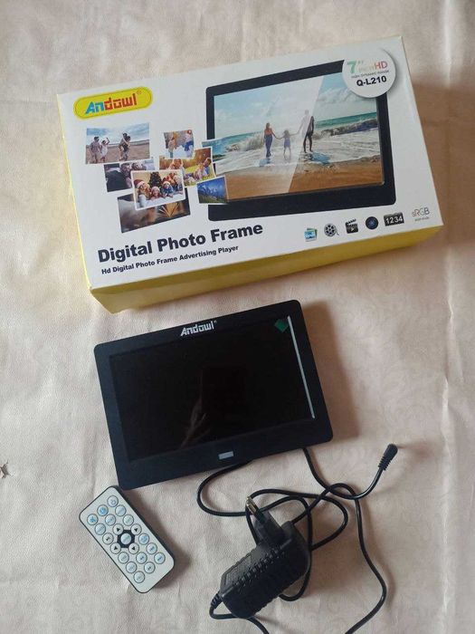 Цифрова фоторамка 15,5х8,5 см 16 мБ з пультом та адаптером