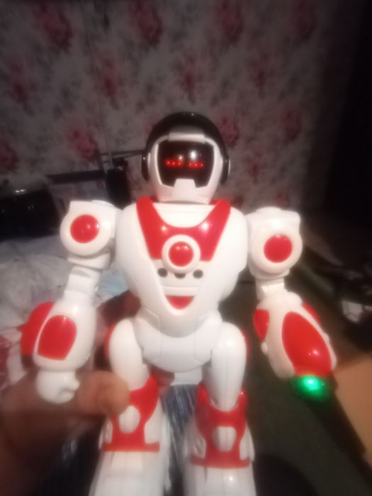 Продам не дорого робота