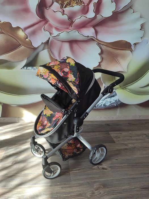 Продам коляску для кукол  в хорошому стані!