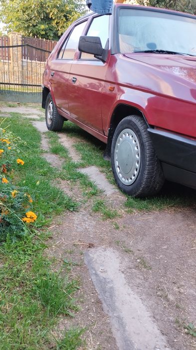 Продам авто "Шкода Фаворит"