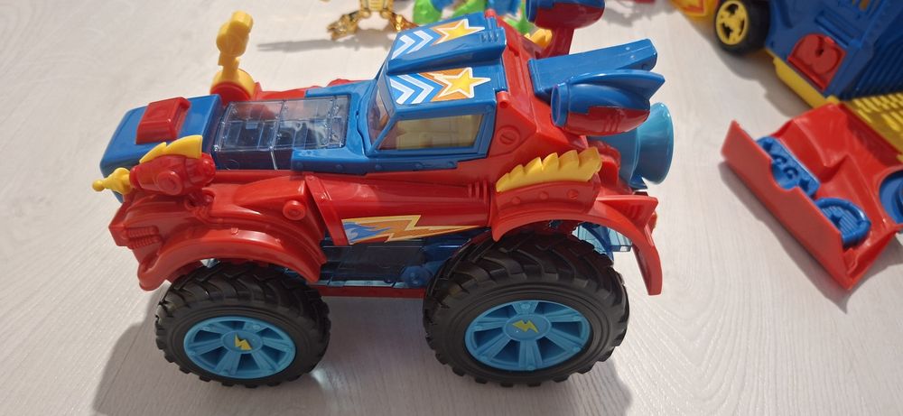Monster Roller Super Things samochód