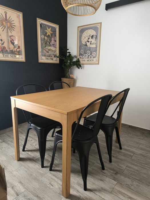 Mesa extensível IKEA + 4 cadeiras Sklum