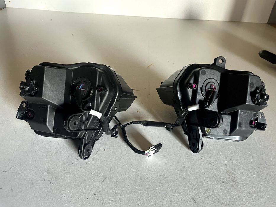 Lampa przód Honda CBR 600 RR CBR 600RR 24-25 PC 69 idealna części oryg