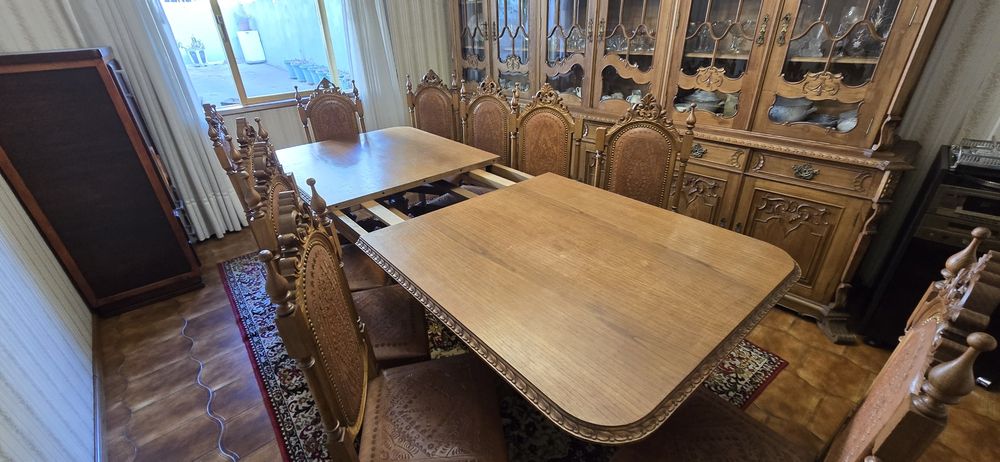 Mesa extensível com cadeiras