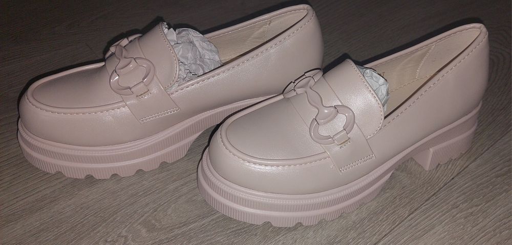 Nowe mokasyny damskie DeeZee r.37