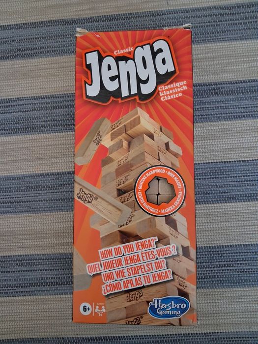 Jenga grande em perfeitas condições